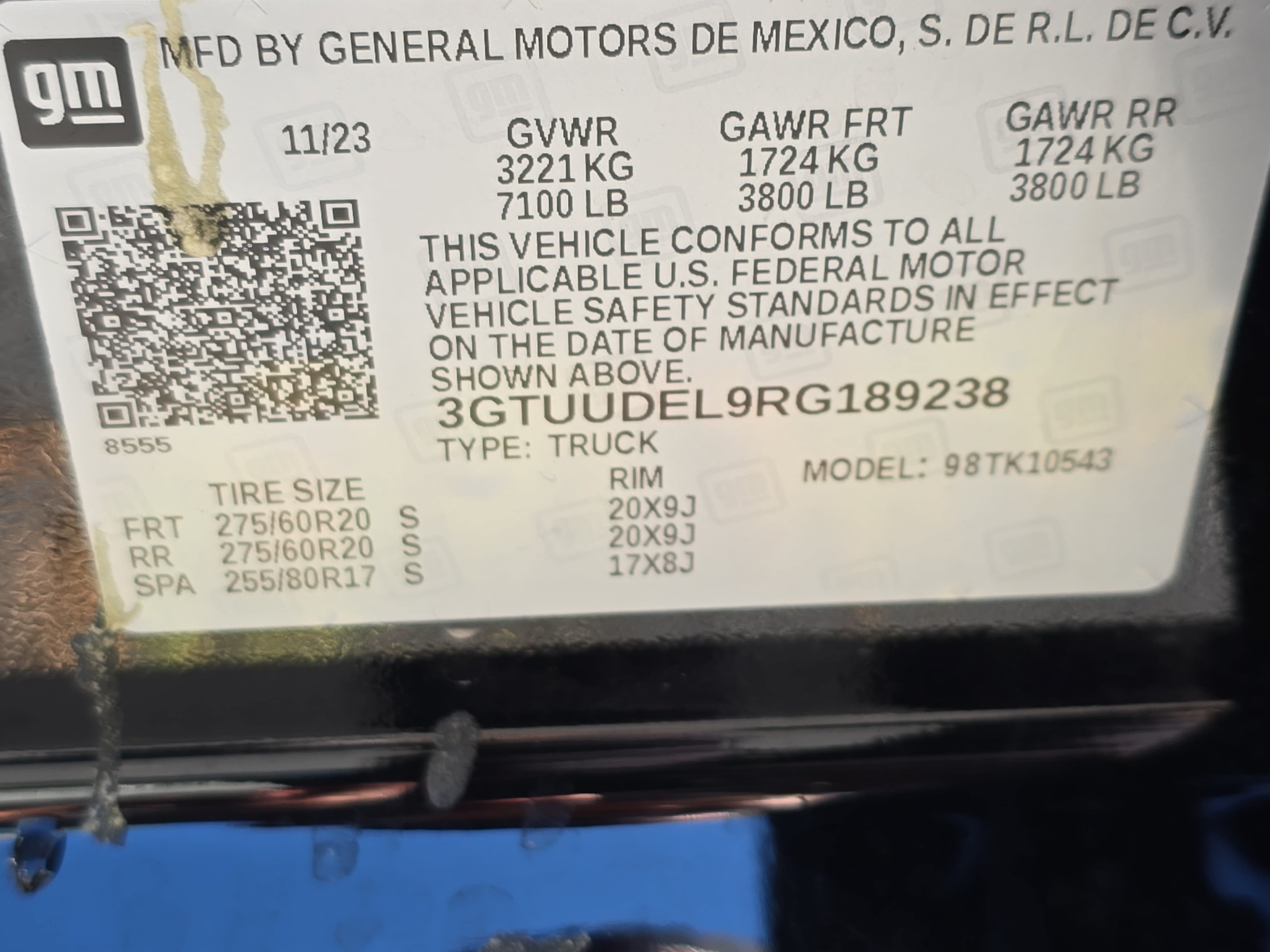 Used 2024 GMC Sierra 1500 SLT w/ SLT Premium Plus Package AWD/4WD image 32