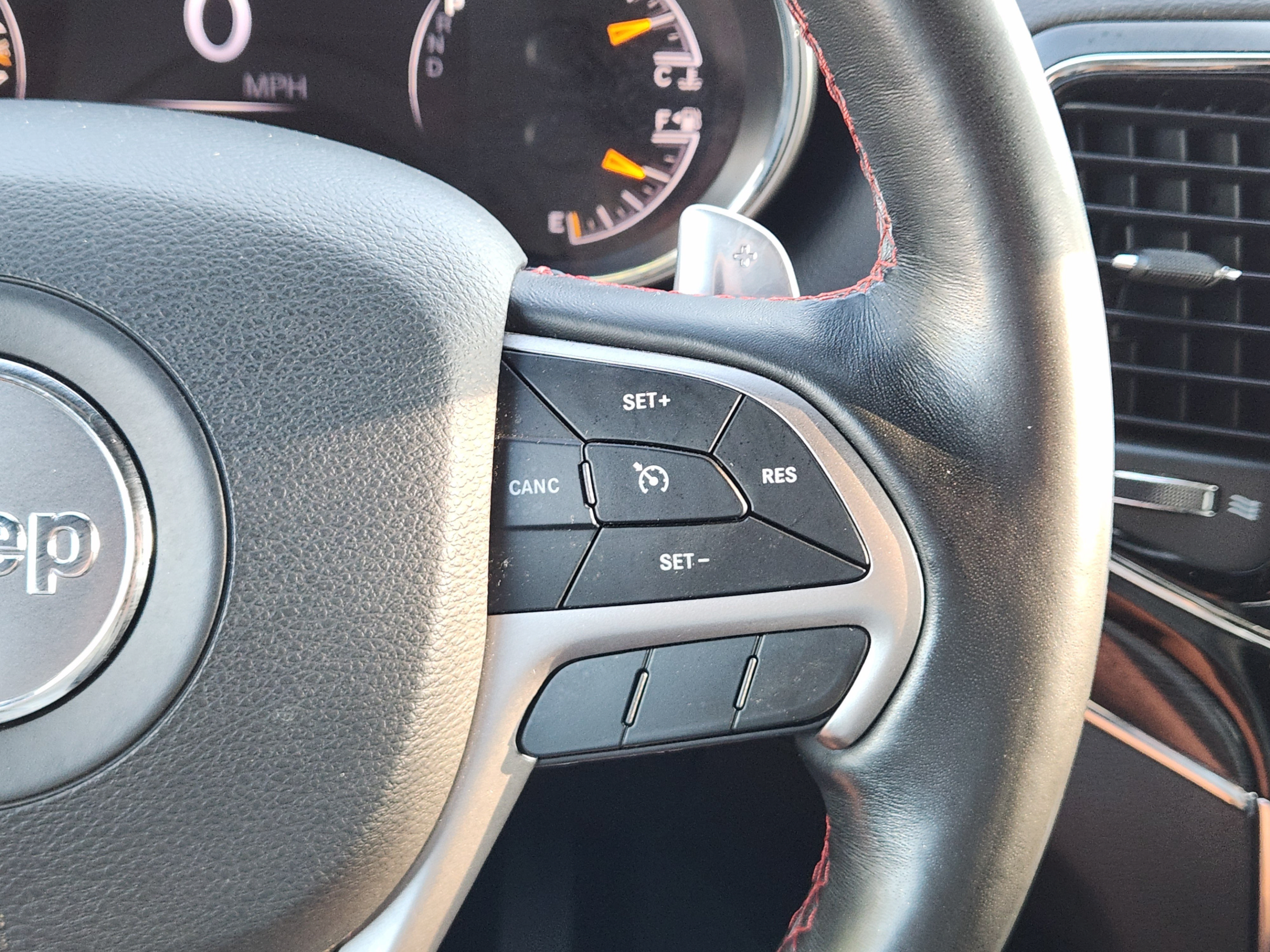 Used 2020 Jeep Grand Cherokee Trailhawk AWD/4WD image 24