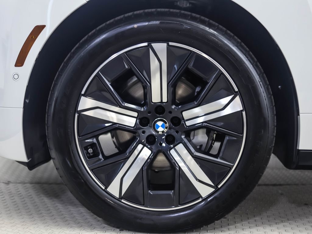 New 2026 BMW iX xDrive60 image 2