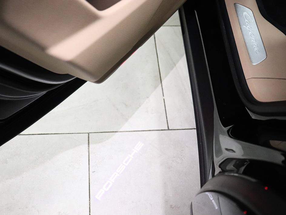 Used 2019 Porsche Cayenne S AWD/4WD image 19