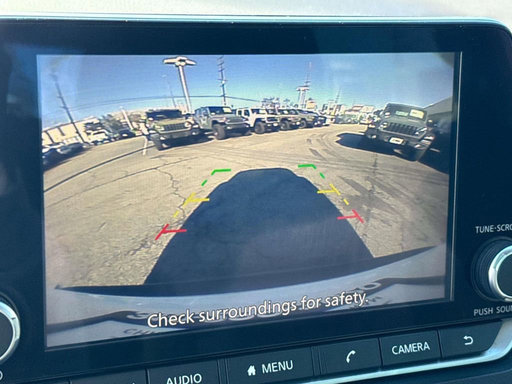 Used 2023 Nissan Rogue S image 23