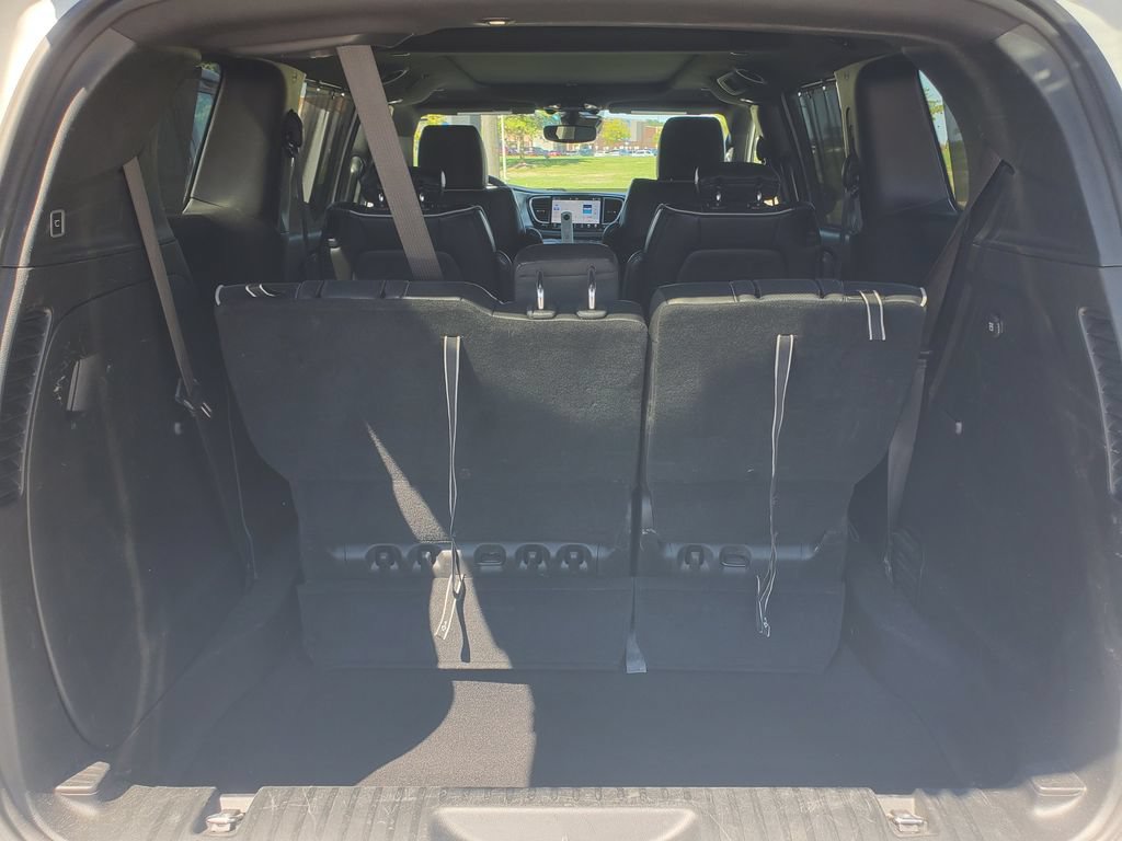 Used 2025 Chrysler Pacifica Limited FWD image 30