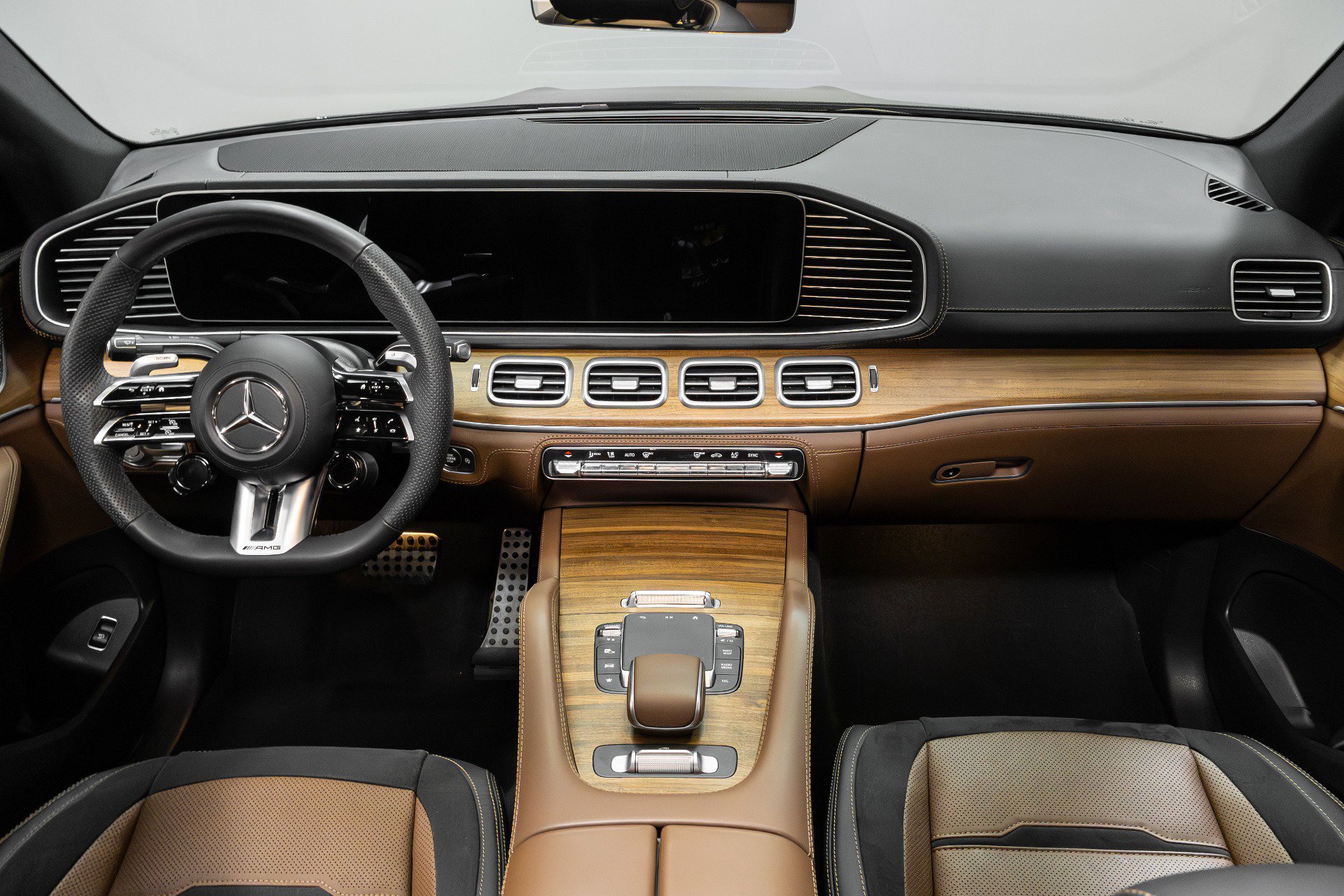 Used 2024 Mercedes-Benz GLE 53 AMG 4MATIC Coupe image 12