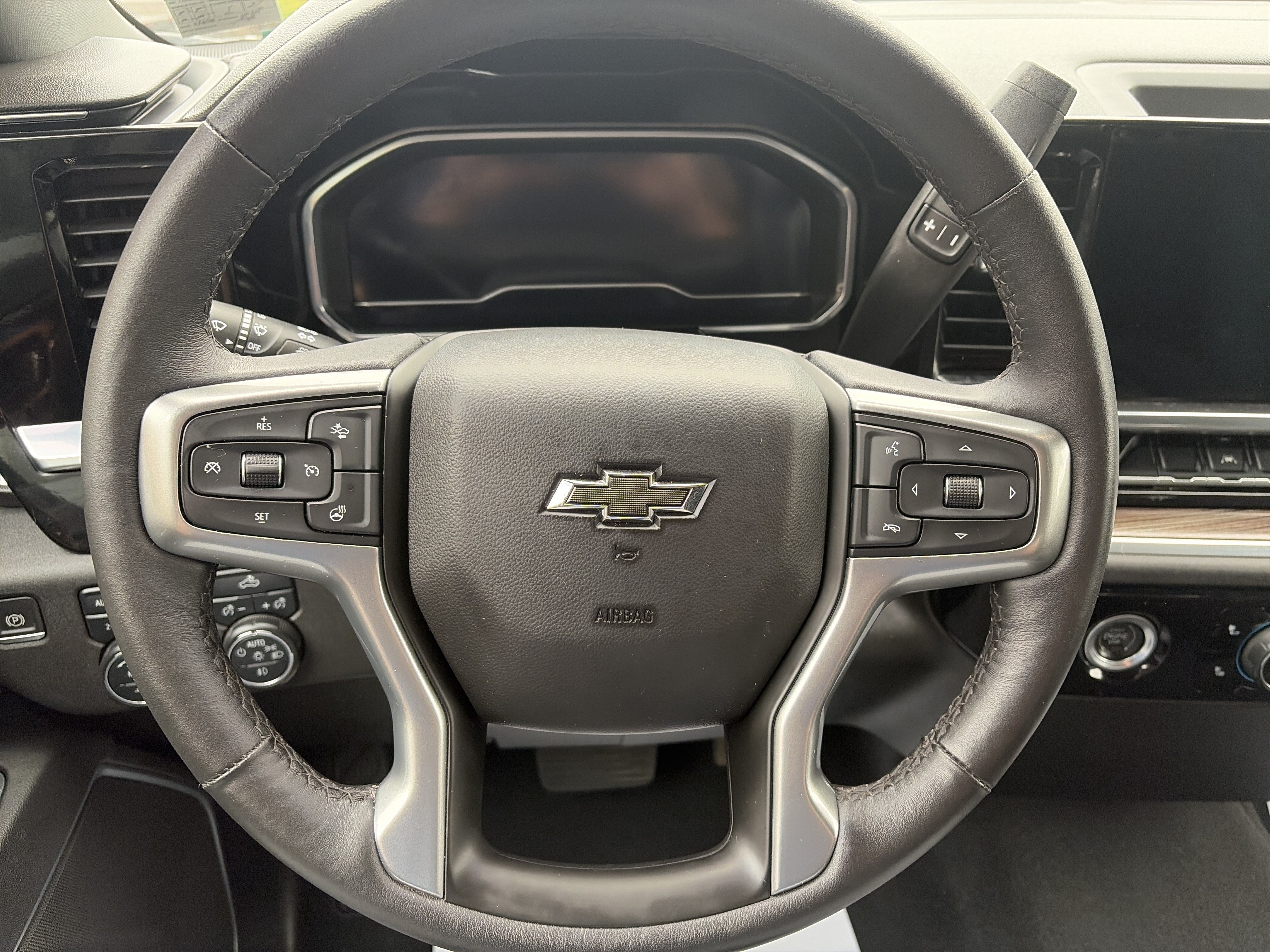 Used 2022 Chevrolet Silverado 1500 RST w/ Z71 Off-Road Package AWD/4WD image 17