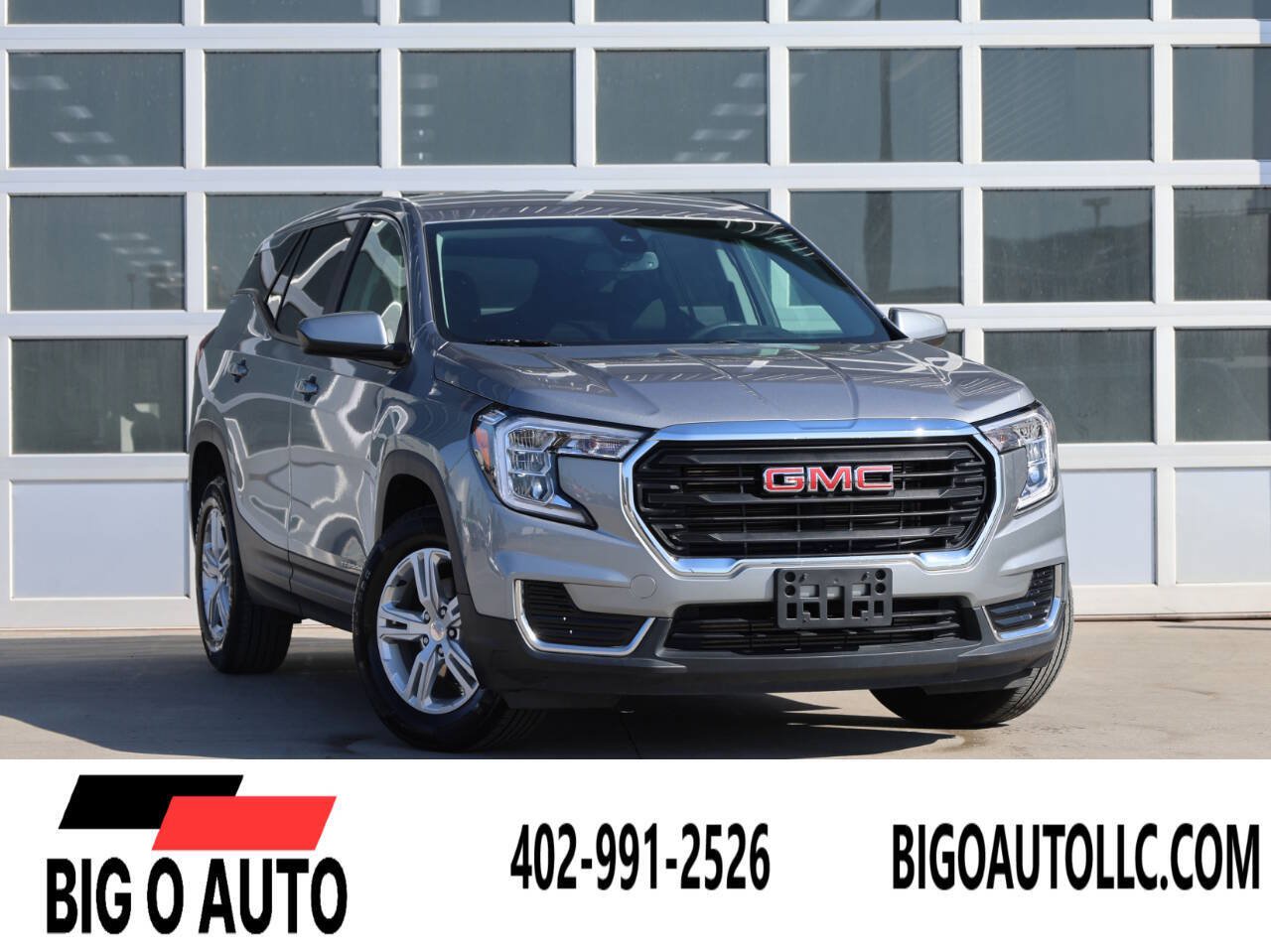 Used 2024 GMC Terrain SLE AWD/4WD image 1