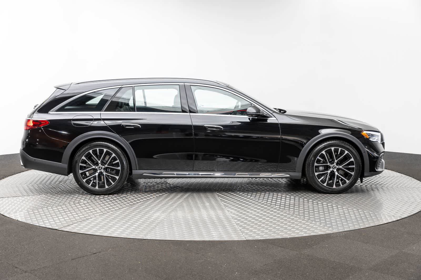 Used 2026 Mercedes-Benz E 450 4MATIC All-Terrain Wagon image 49