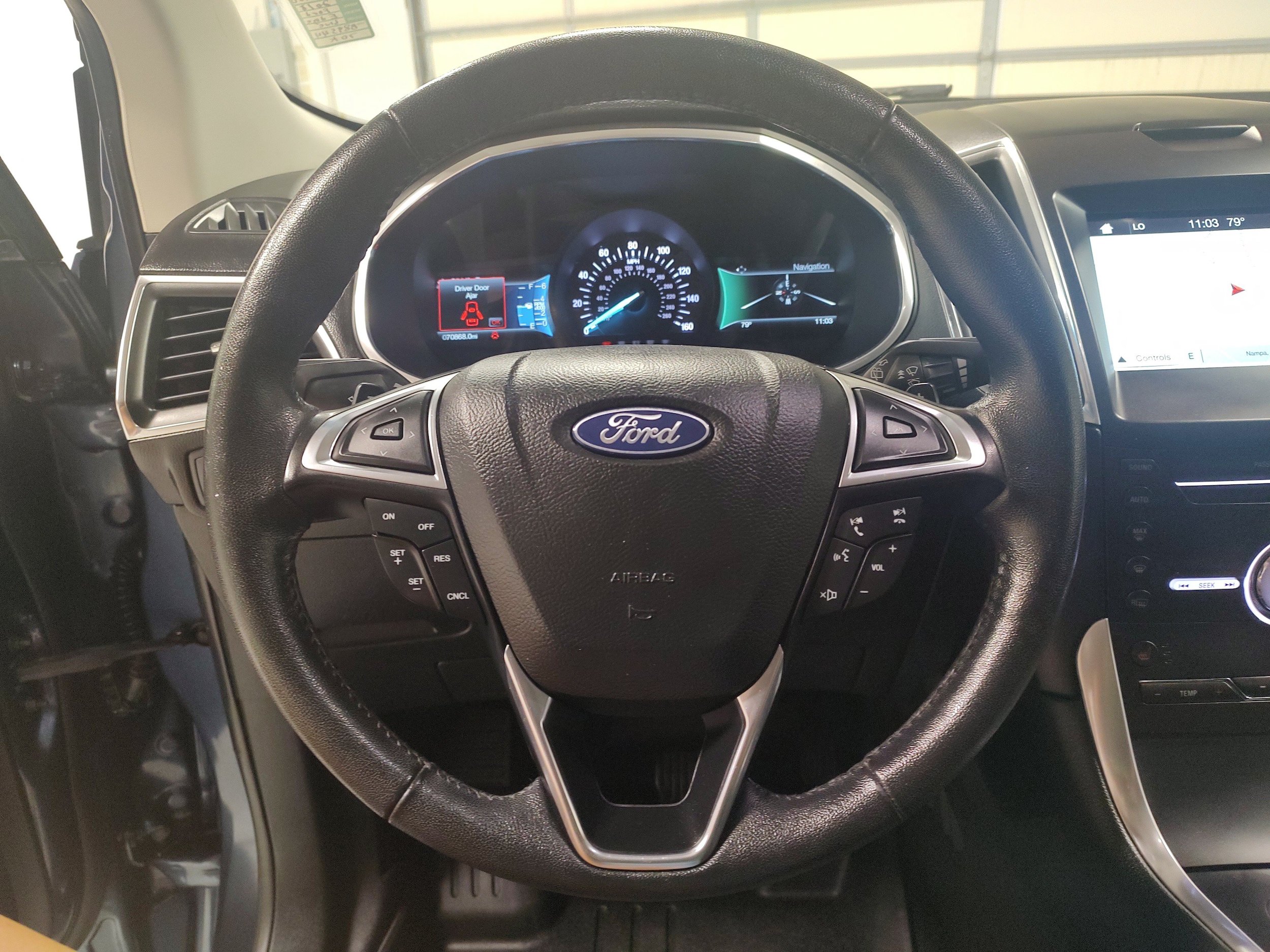 Used 2018 Ford Edge Titanium w/ Technology Package AWD/4WD image 5