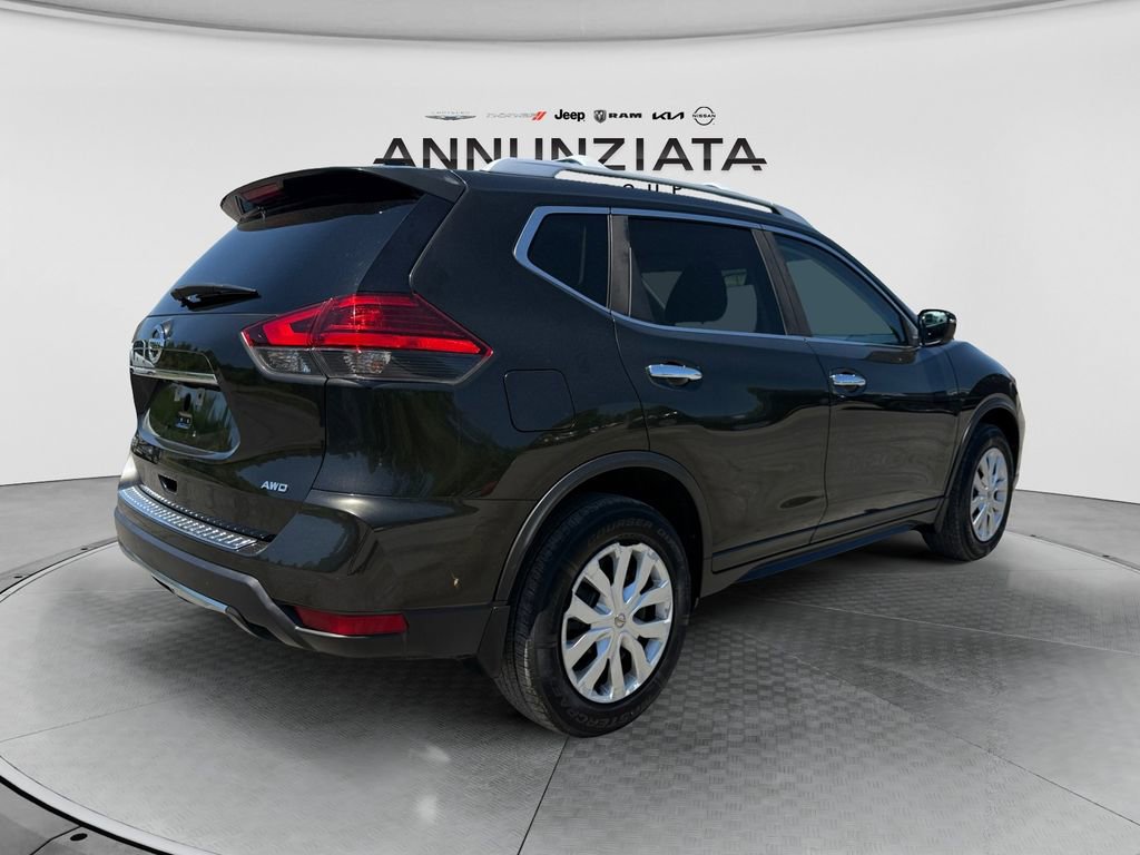Used 2017 Nissan Rogue S w/ Appearance Package AWD/4WD image 5