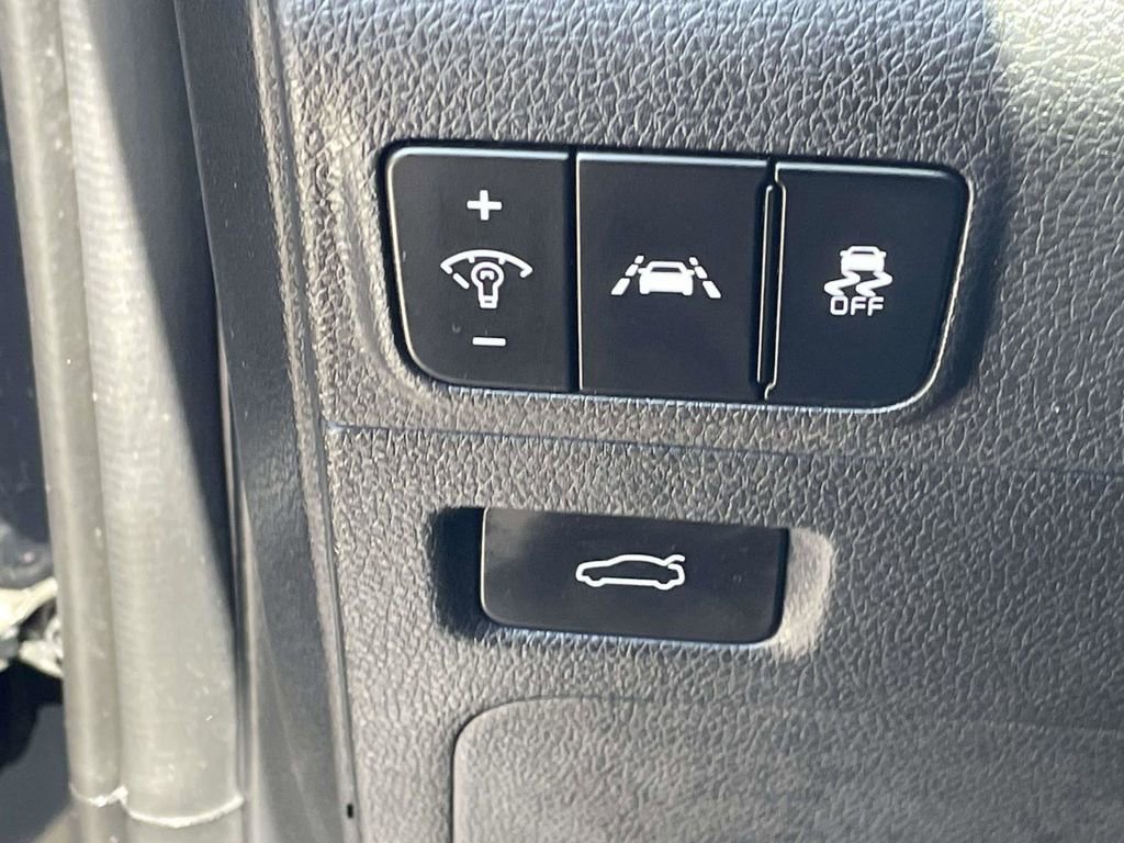 Used 2022 Kia K5 LXS image 15