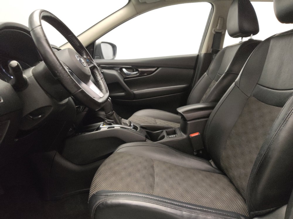 Used 2022 Nissan Rogue Sport SV w/ Technology Package FWD image 17