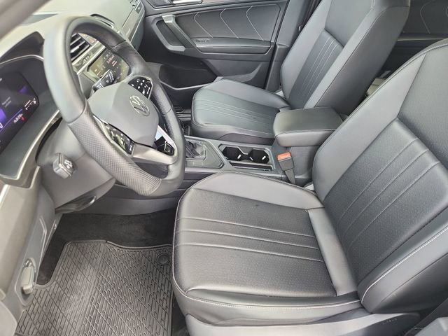 Used 2024 Volkswagen Tiguan SE R-Line image 19