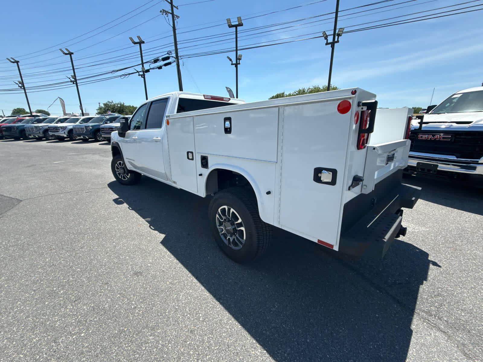 New 2026 GMC Sierra 3500 SLE w/ SLE Convenience Package AWD/4WD image 12