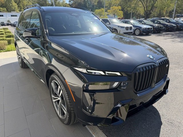 New 2026 BMW X7 M60i w/ Climate Comfort Package image 5