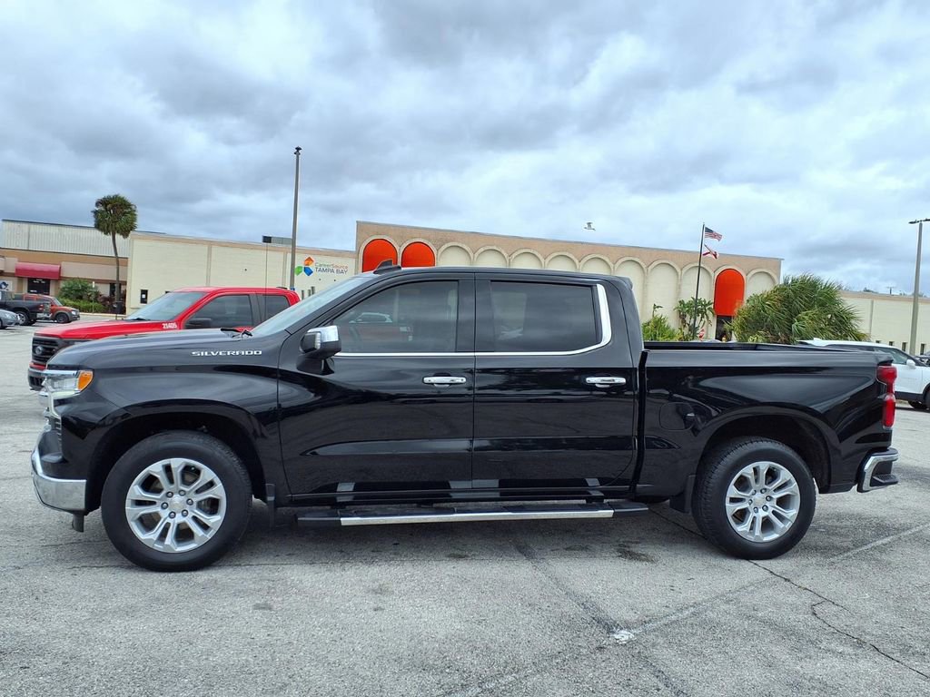 Used 2022 Chevrolet Silverado 1500 LTZ RWD image 4