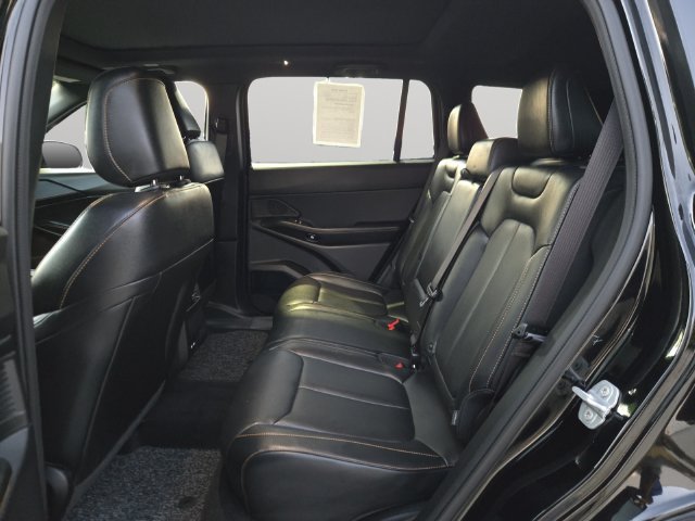 Used 2026 Jeep Cherokee Limited AWD/4WD image 12