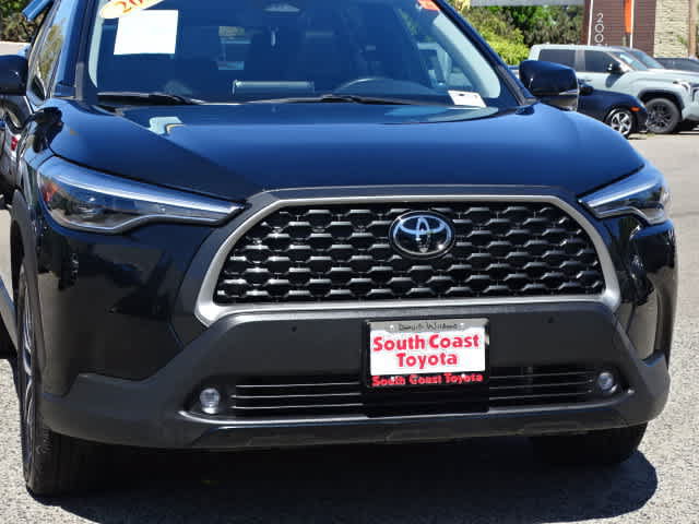 Certified 2025 Toyota Corolla Cross XLE w/ Convenience Package FWD image 4