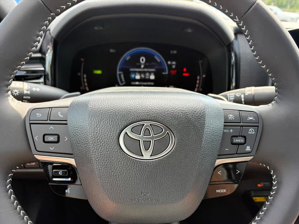 Used 2026 Toyota Camry SE w/ Convenience Package FWD image 17