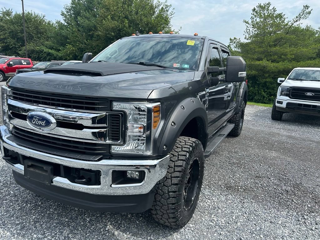 Used 2019 Ford F250 XLT w/ XLT Value Package AWD/4WD image 2