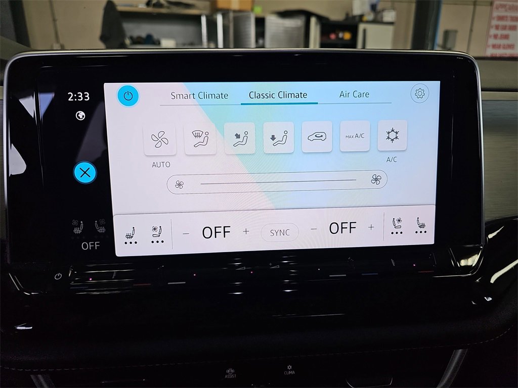 Used 2024 Volkswagen Atlas Cross Sport SE image 24