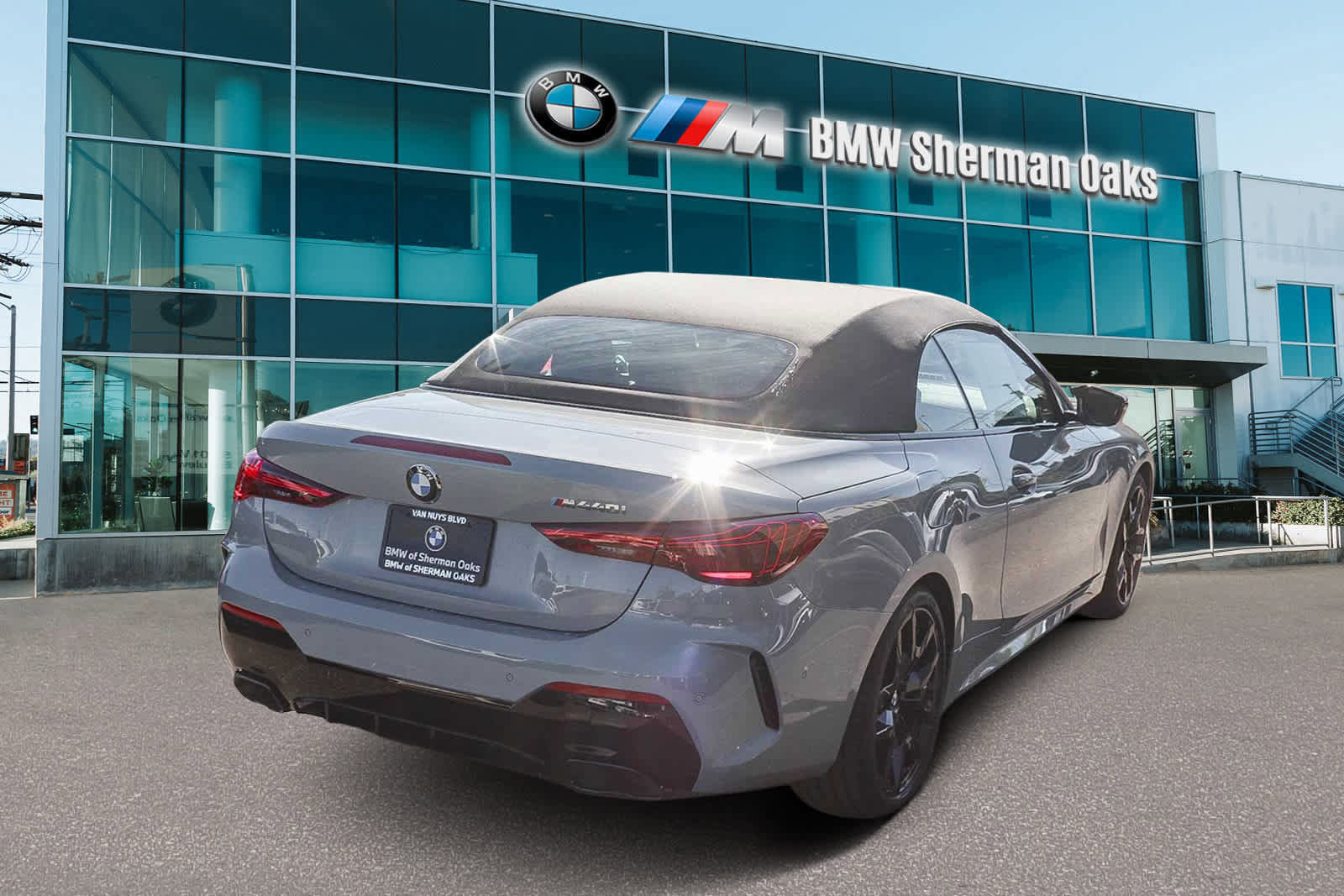 New 2026 BMW M440i Convertible w/ Premium Package image 4