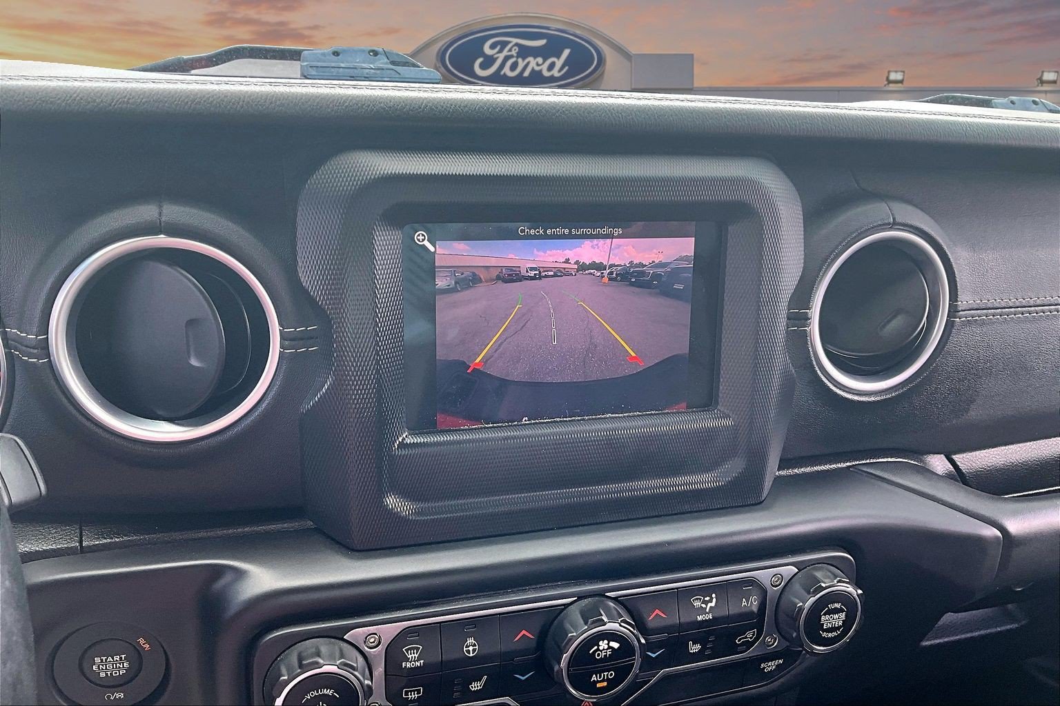 Used 2020 Jeep Gladiator Overland w/ LED Lighting Group AWD/4WD image 21