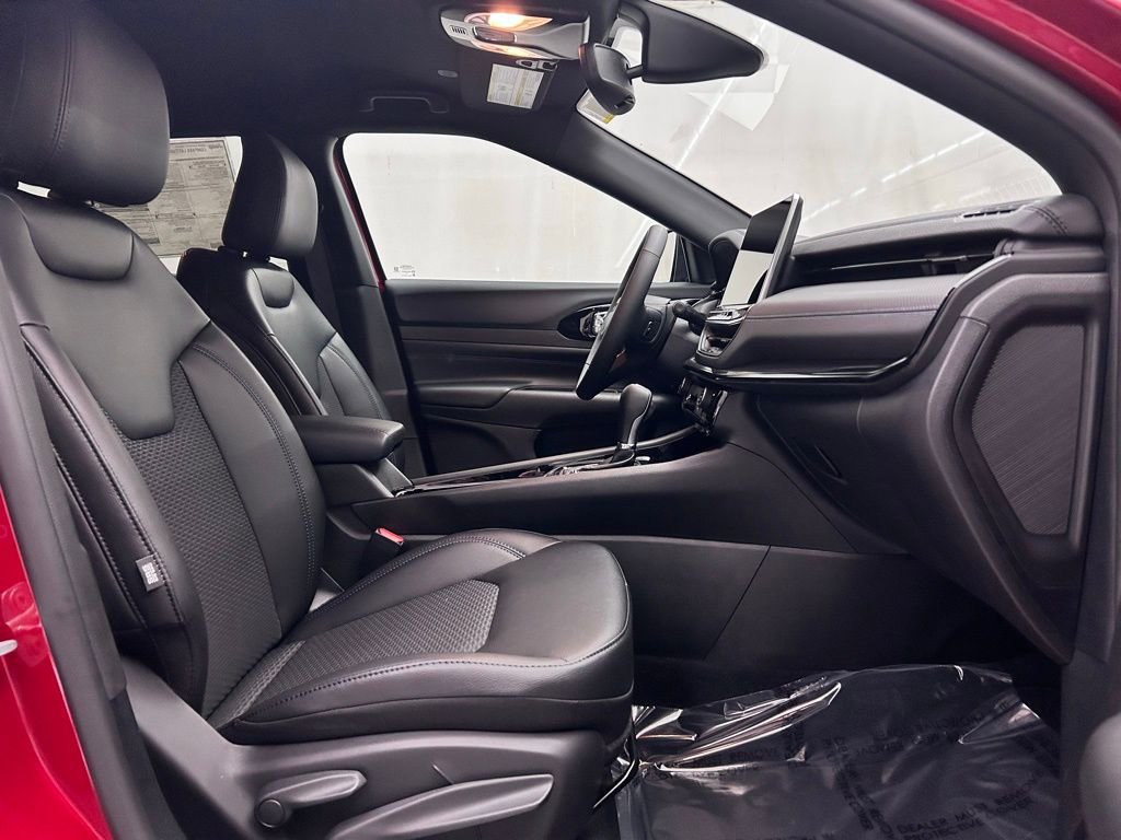 New 2026 Jeep Compass Latitude image 17