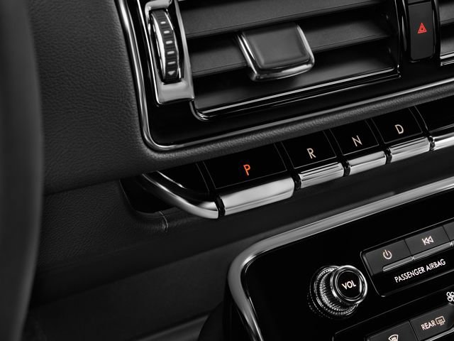 Used 2022 Lincoln Nautilus Reserve w/ Equipment Group 201A image 9