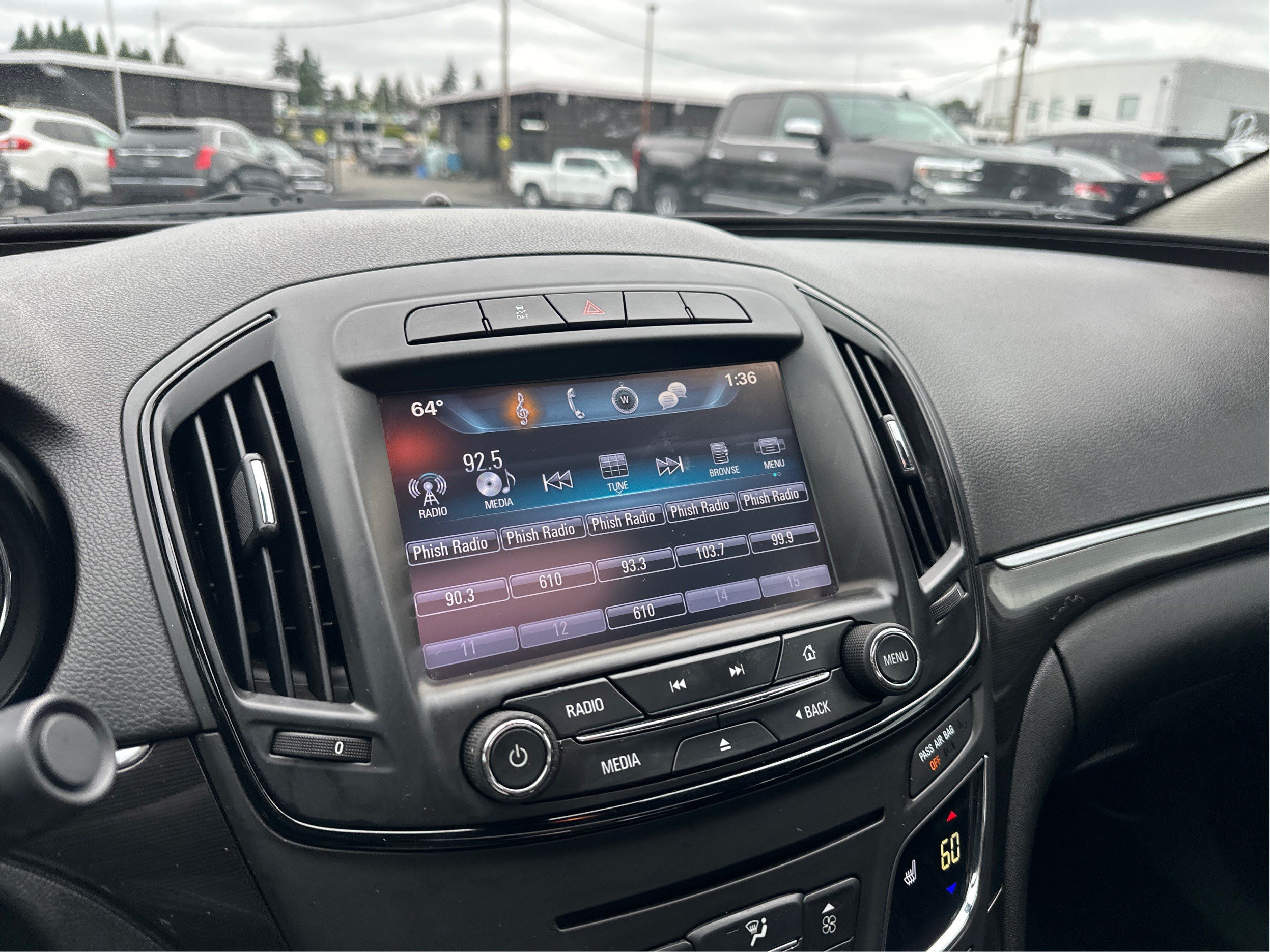 Used 2017 Buick Regal Sport Touring FWD image 14