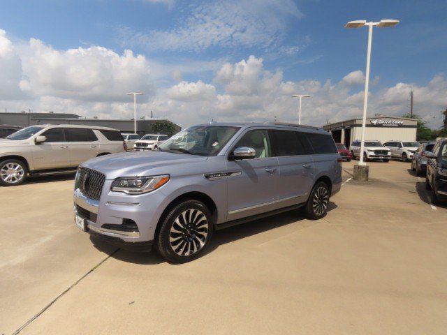 Used 2024 Lincoln Navigator L Black Label AWD/4WD image 2