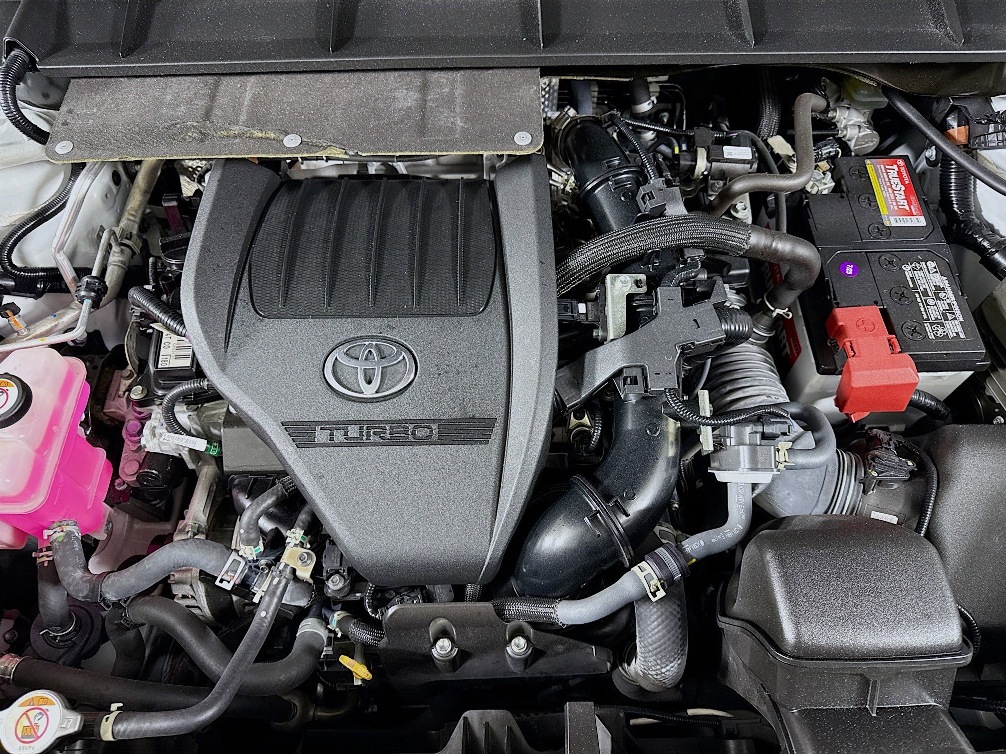 Used 2023 Toyota Highlander L image 39