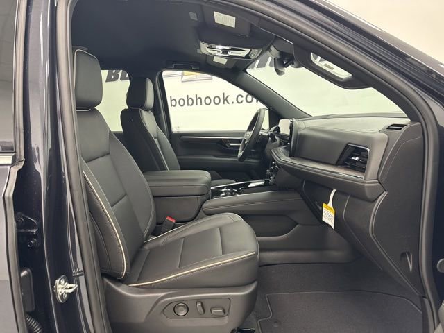 New 2026 Chevrolet Suburban Premier image 35