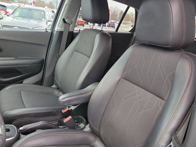 Certified 2022 Chevrolet Trax LT w/ LT Convenience Package image 5