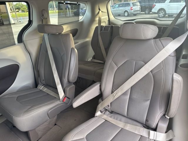 Used 2017 Chrysler Pacifica Touring Plus image 11