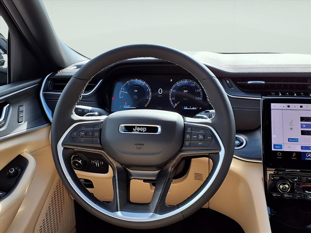 New 2025 Jeep Grand Cherokee Limited image 9