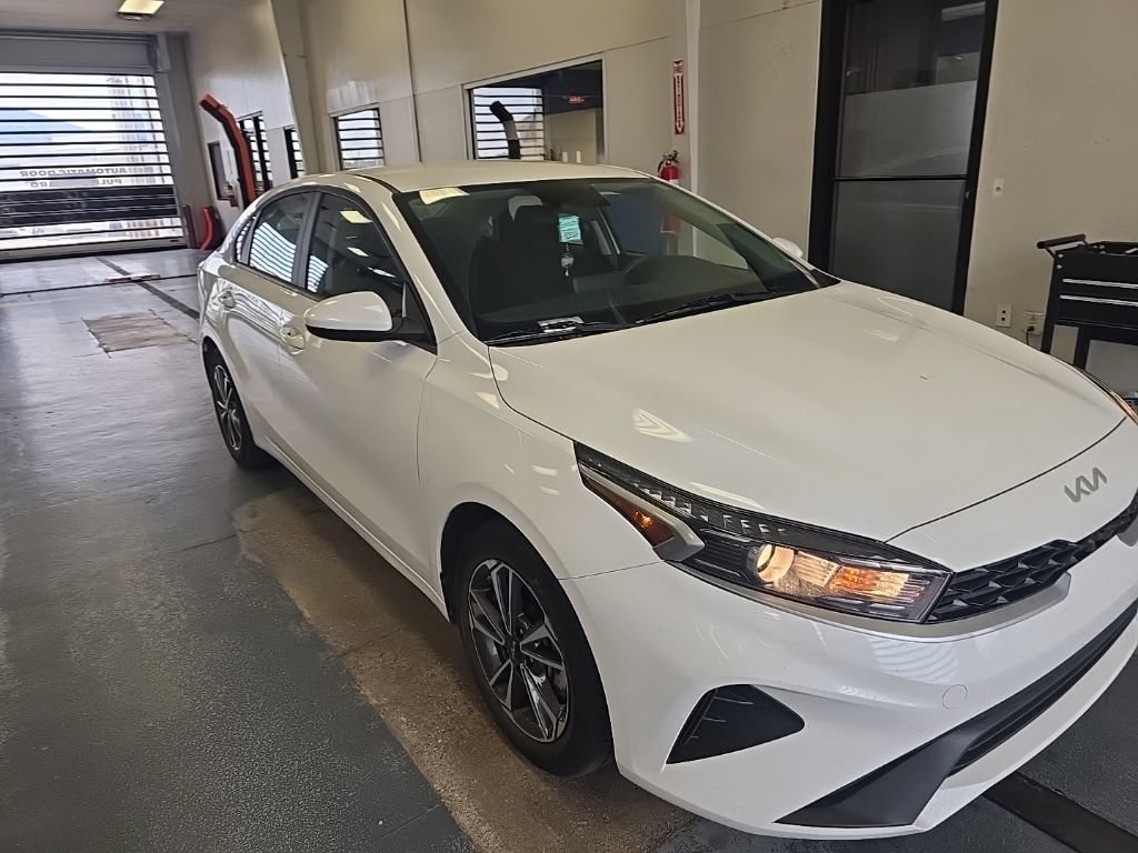 Used 2024 Kia Forte LXS FWD image 2