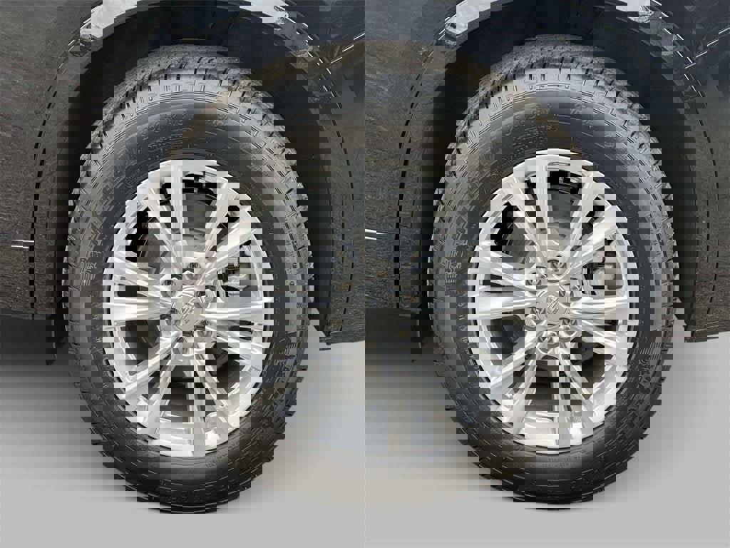 New 2025 Cadillac XT6 Luxury image 12