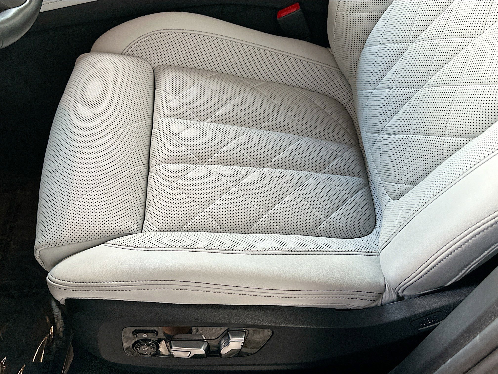 Certified 2023 BMW X7 xDrive40i w/ Executive Package image 20