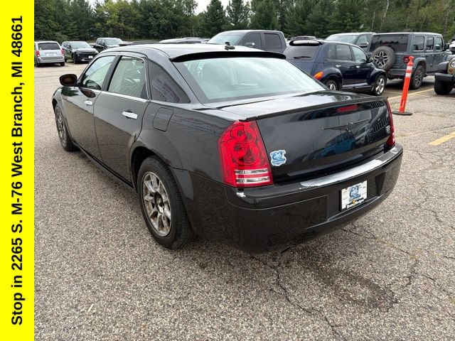 Used 2010 Chrysler 300 C RWD image 9
