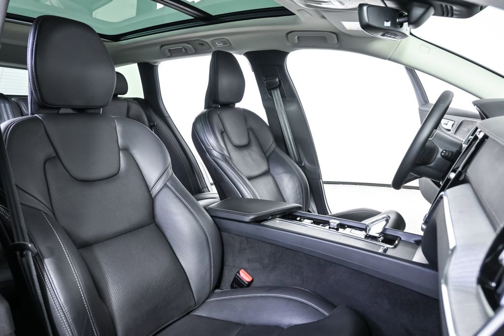Certified 2024 Volvo V60 B5 Cross Country Ultimate image 25