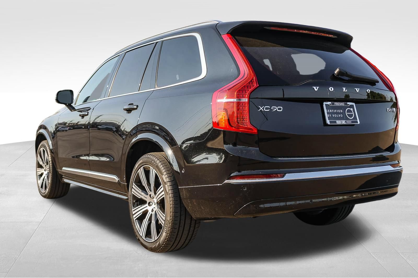 Used 2023 Volvo XC90 B6 Ultimate w/ Protection Package Premier AWD/4WD image 8