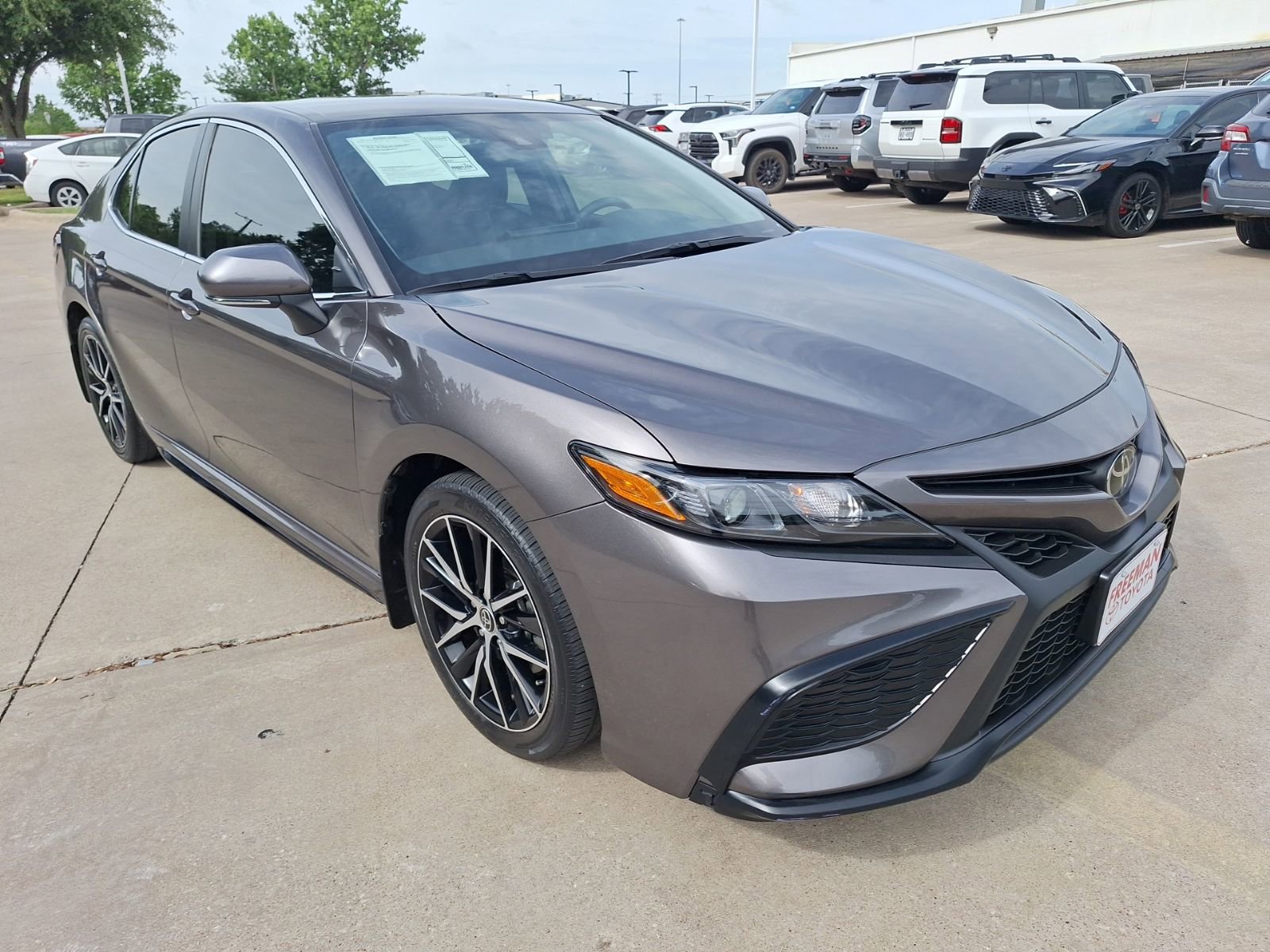 Used 2023 Toyota Camry SE w/ Convenience Package FWD image 8