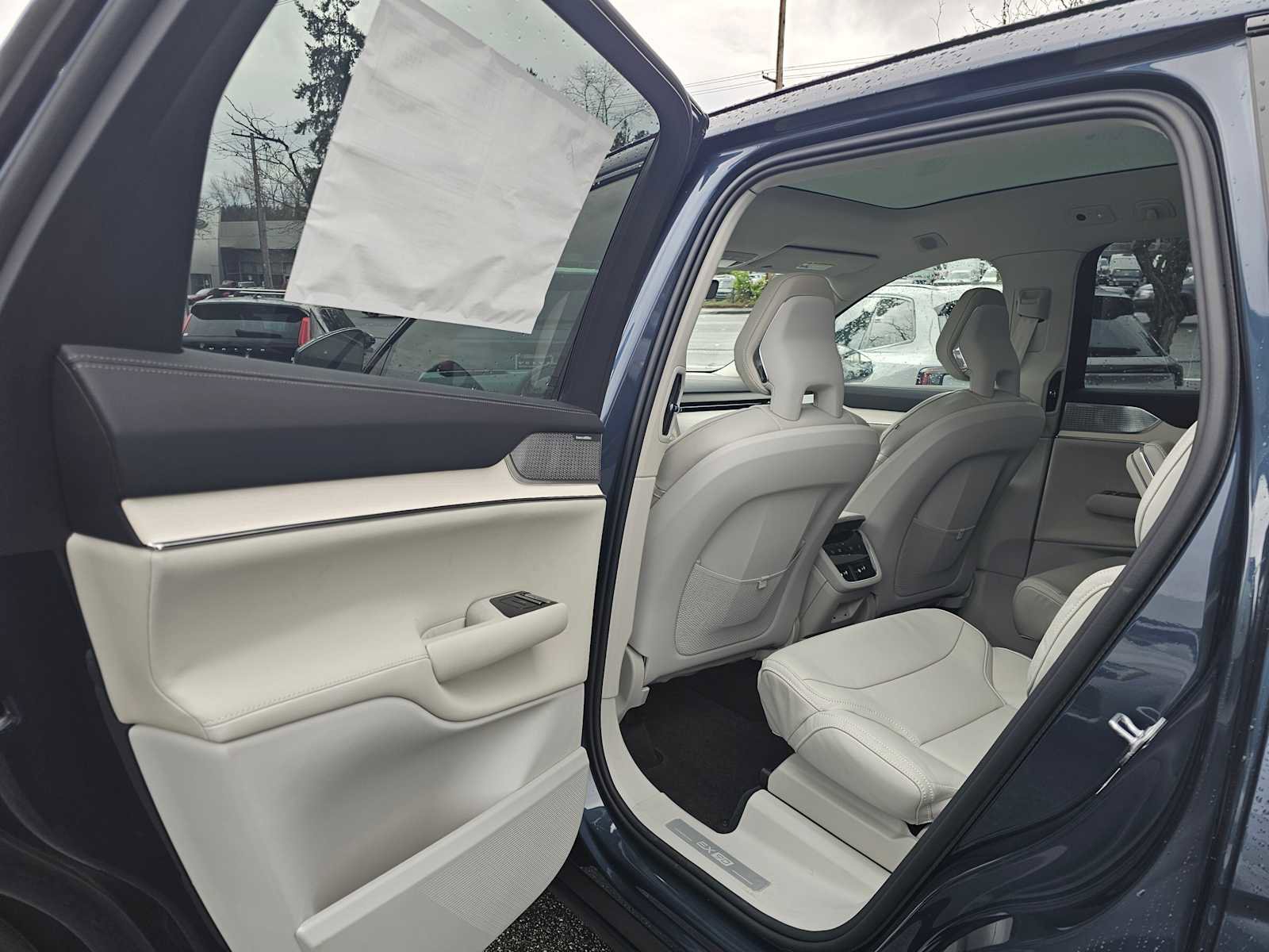 New 2026 Volvo EX90 Ultra image 16