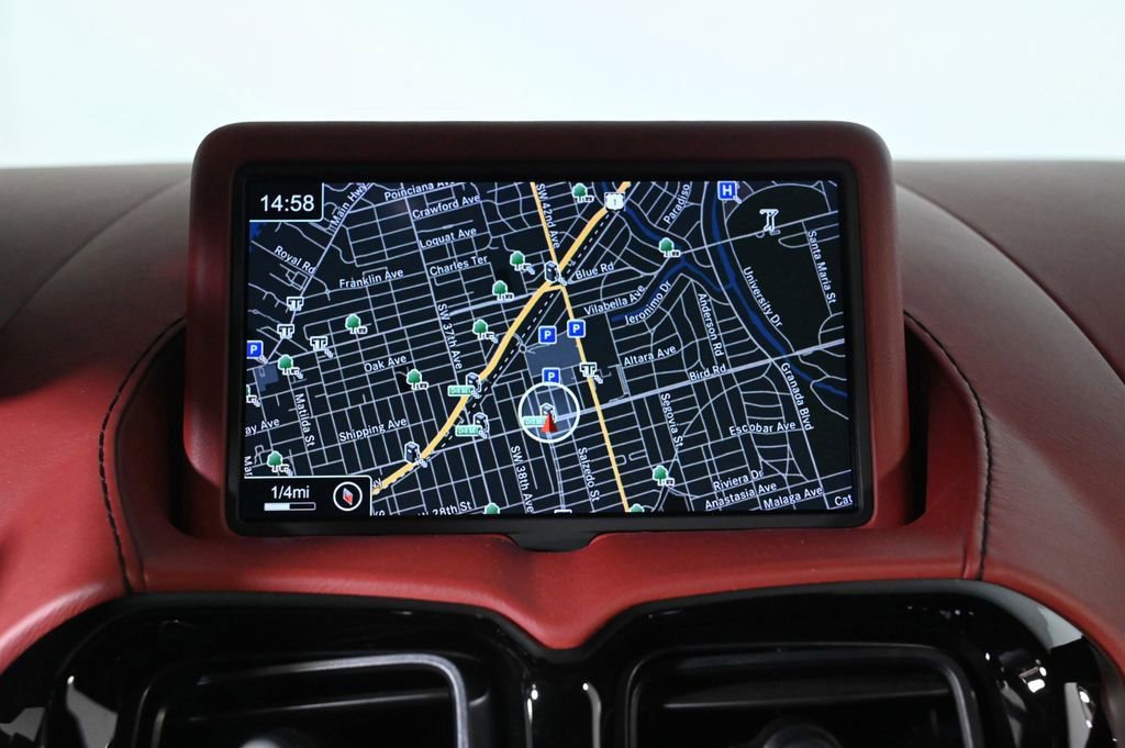 Used 2020 Aston Martin V8 Vantage Coupe image 13