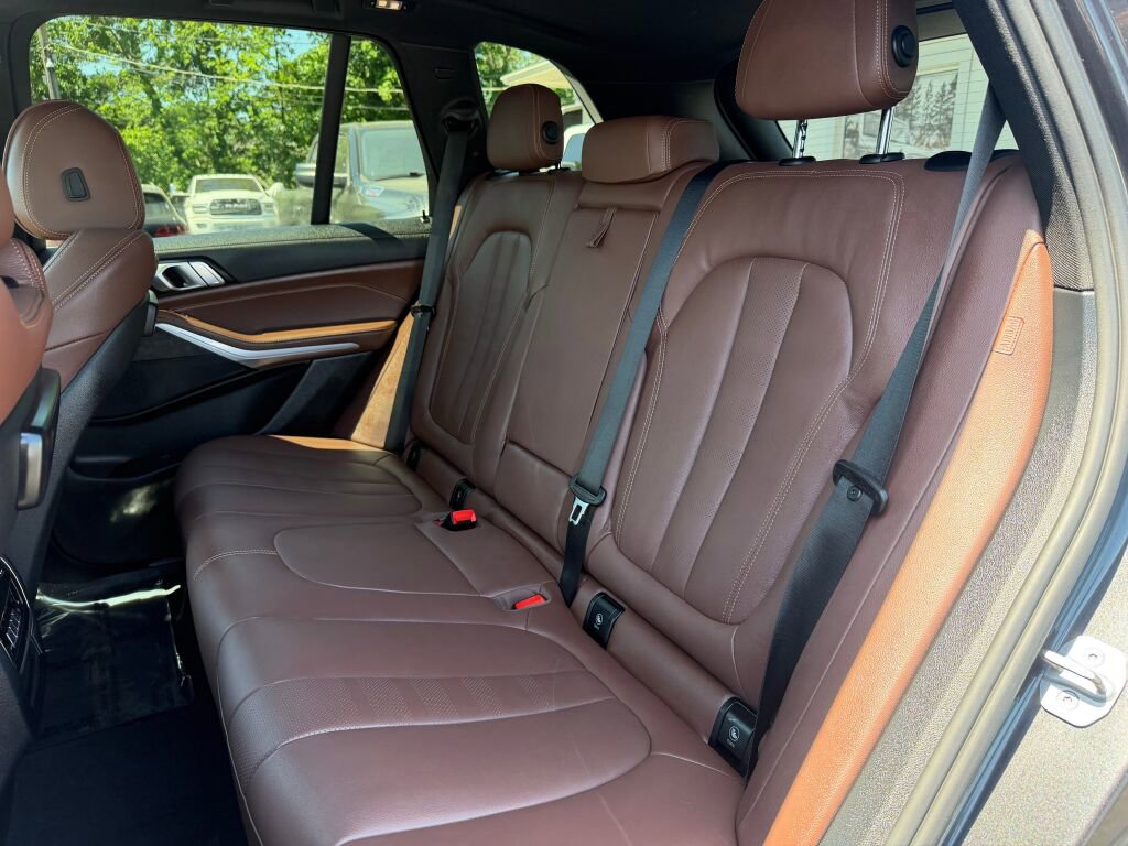 Used 2022 BMW X5 xDrive40i AWD/4WD image 24