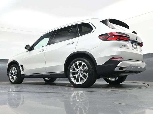Used 2024 BMW X5 xDrive40i w/ Premium Package AWD/4WD image 37