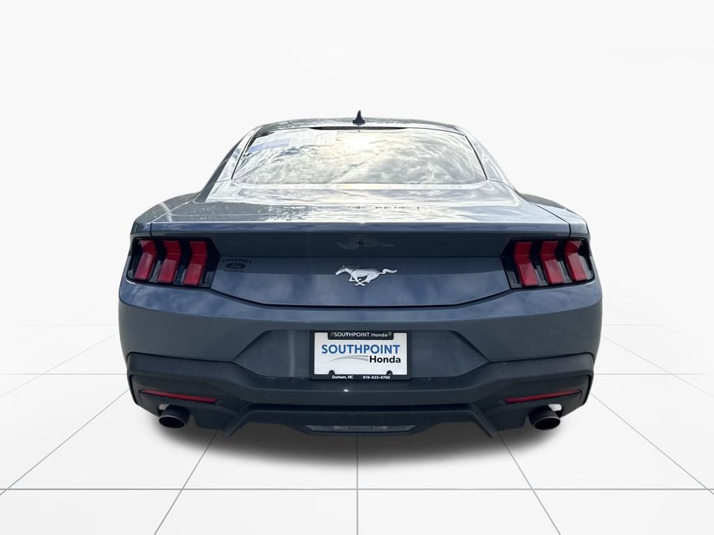 Used 2024 Ford Mustang Coupe image 7