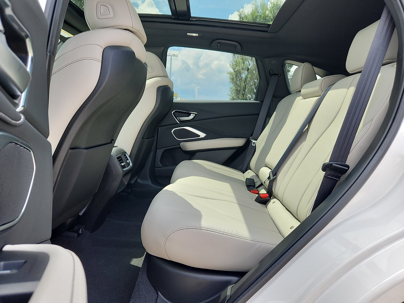 New 2026 Acura RDX SH-AWD image 6