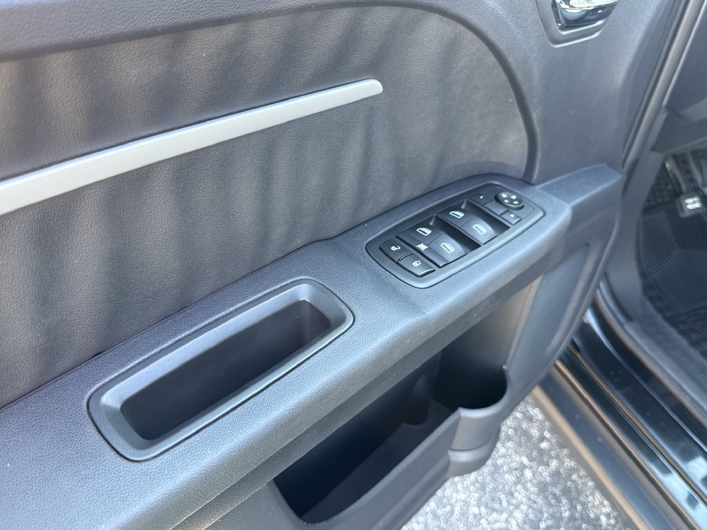 Used 2010 Dodge Journey SXT w/ Premium Convenience Group FWD image 12
