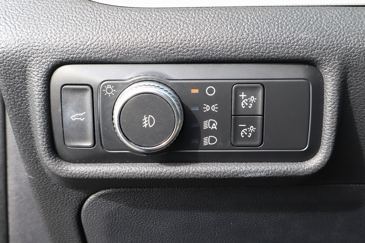 Used 2020 Ford Explorer XLT w/ Equipment Group 202A image 16