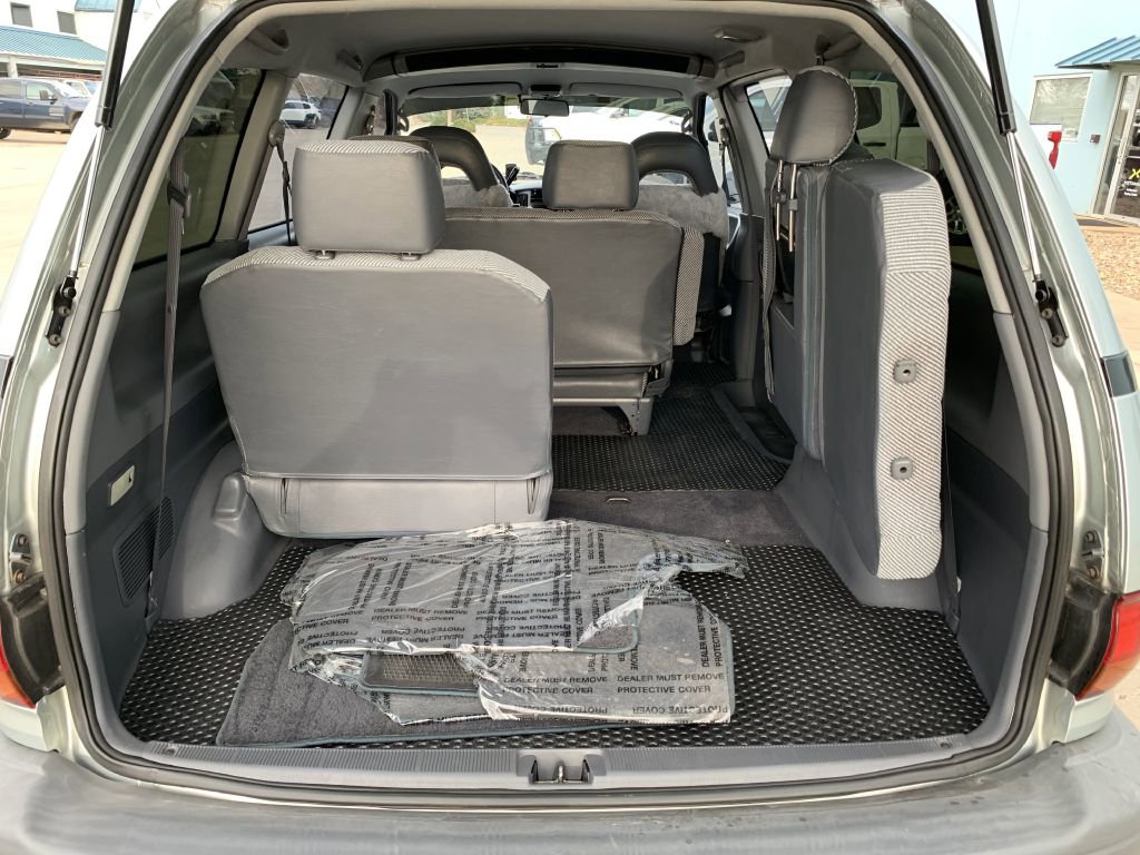 Used 1992 Toyota Previa Deluxe RWD image 16